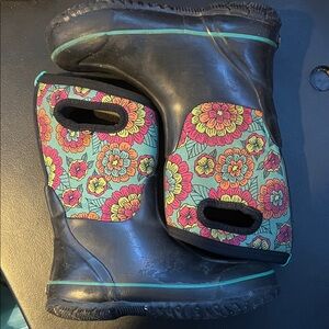 Bogs Kids Floral Rain Boots - Black and Pink